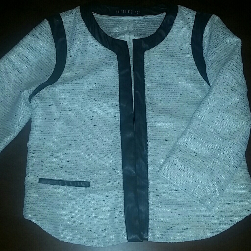 Crop sleeve jacket. - Picture 2 of 2
